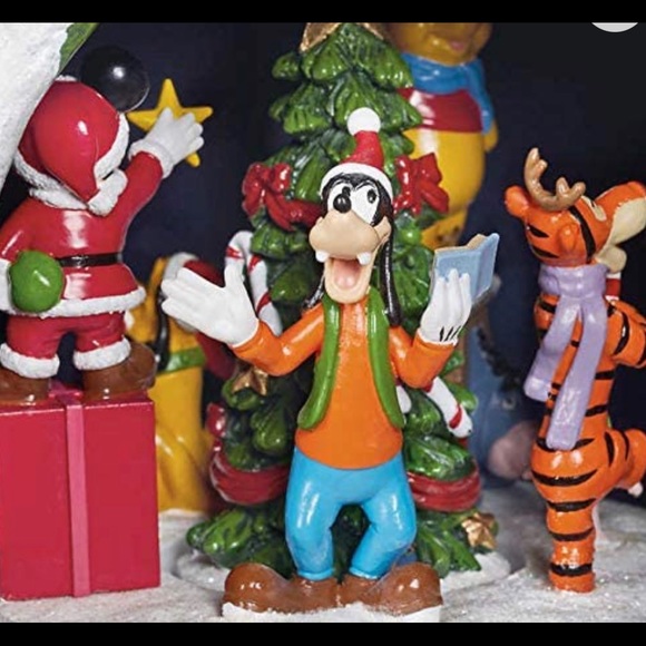 Disney Christmas tree table top ceramic plays Christmas songs - Picture 5 of 6